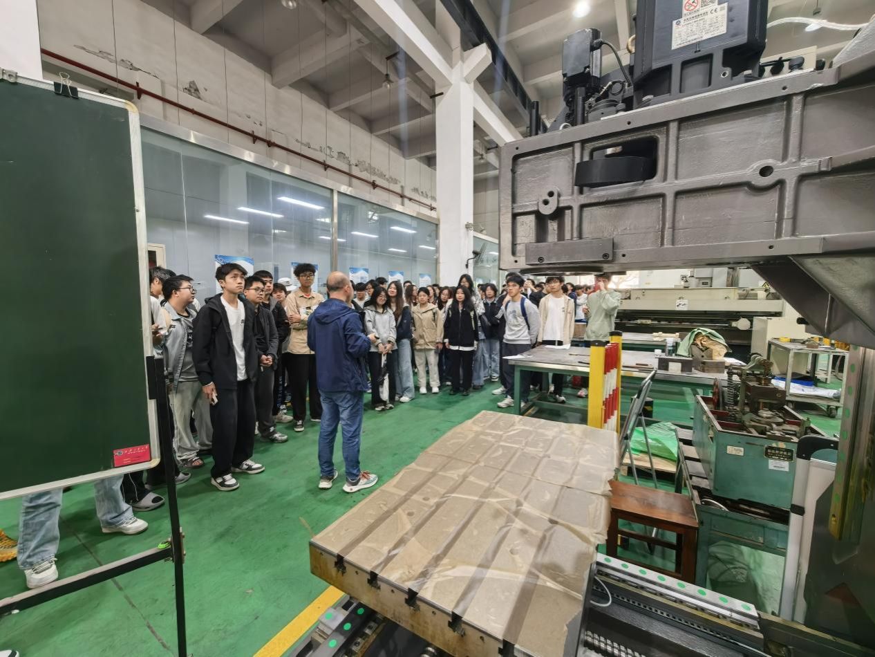 a92f6f9b1d2b4ea94e7cd3ac7f6420e7(1)