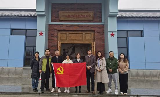 成人短剧
组织教工党员赴富平爱国主义教育基地参观学习IMG_20210402_113937