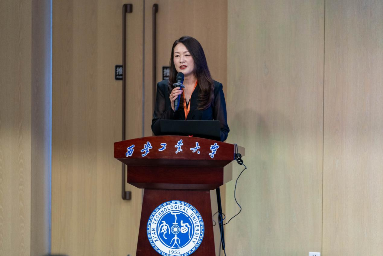 成人短剧
副校长闫莉教授致辞图